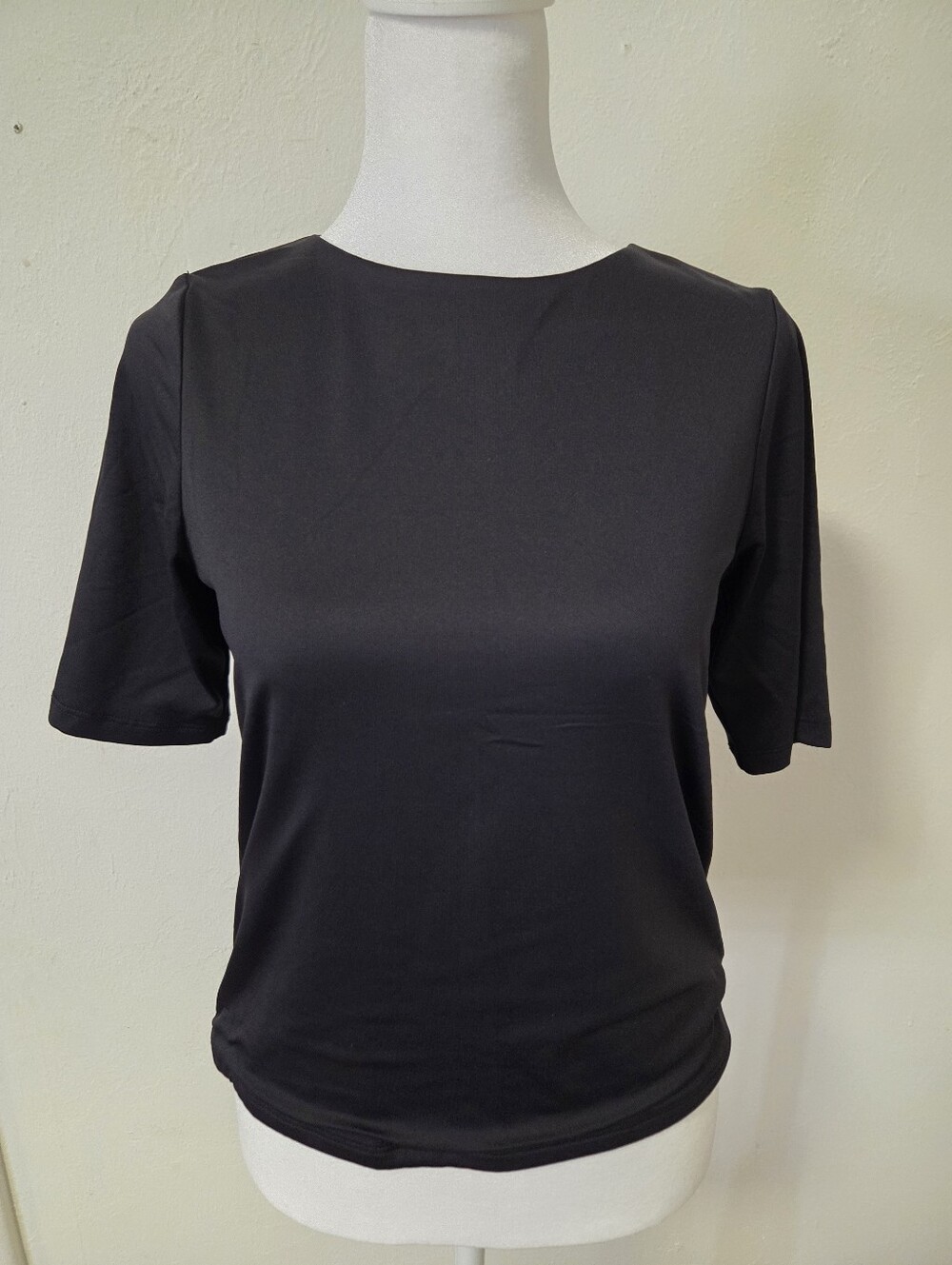 Women’s Black Crewneck Short Sleeve Top